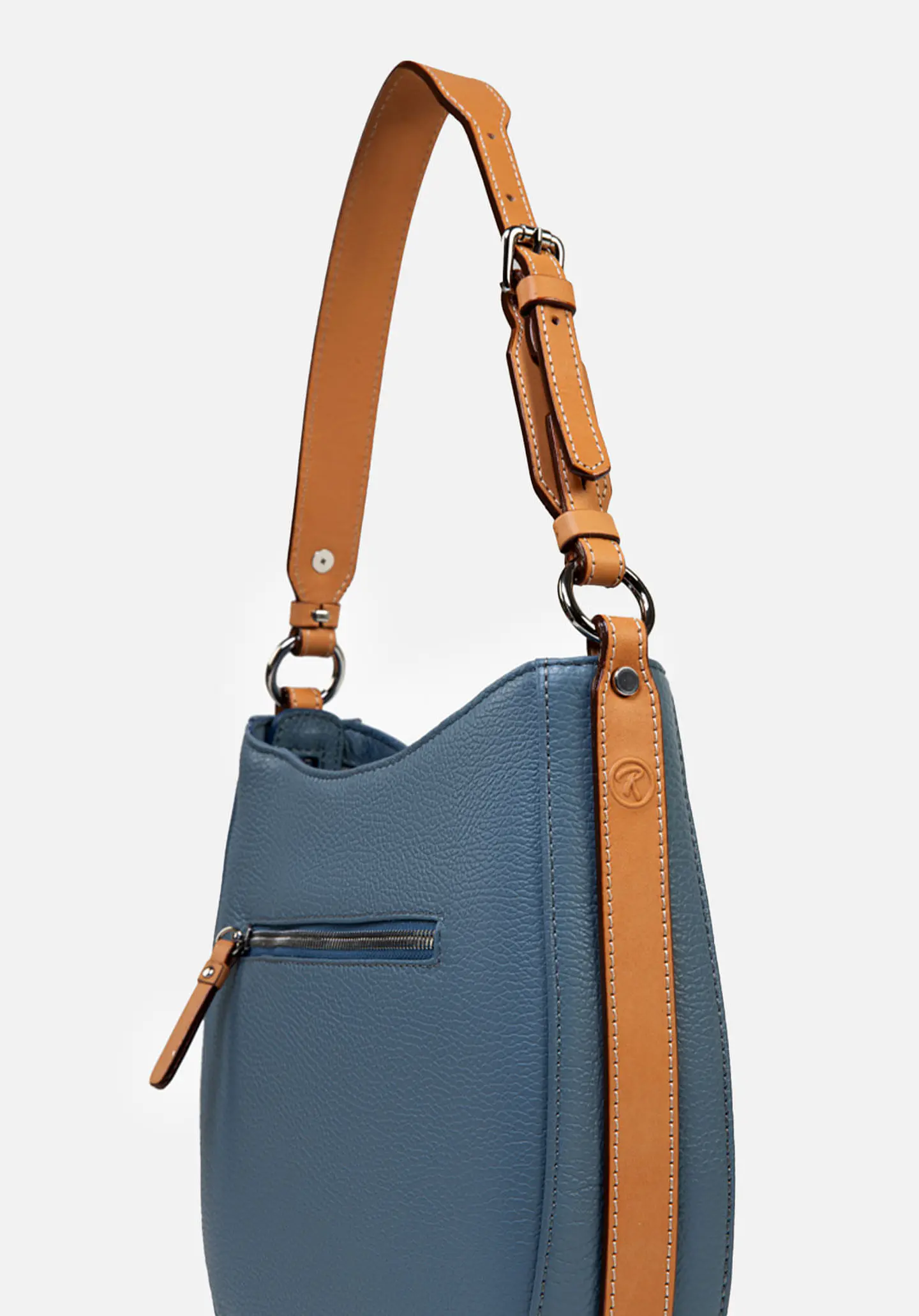 Cartera Oval Leather 4