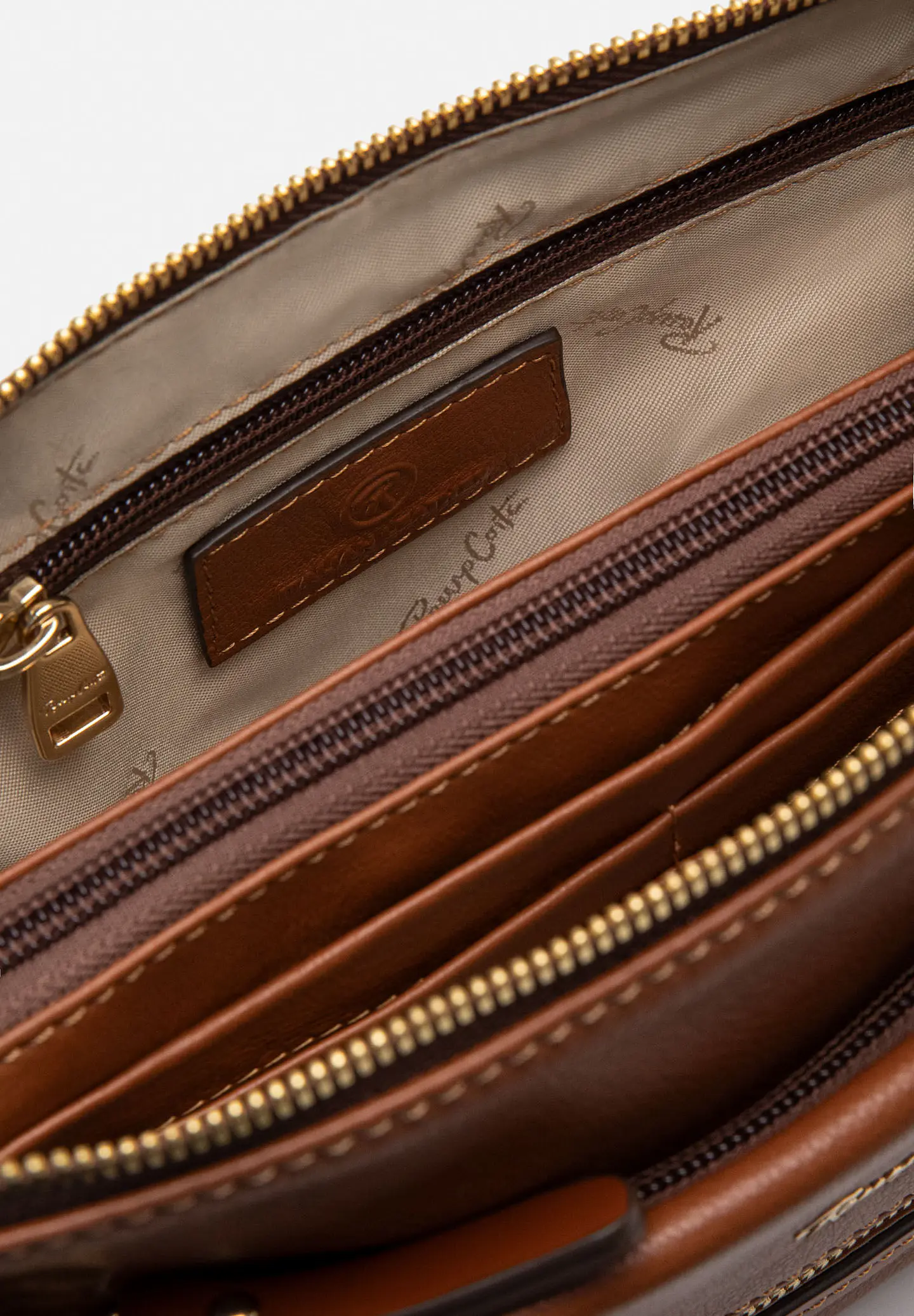 Morral De Cuero Mustard Muse 11