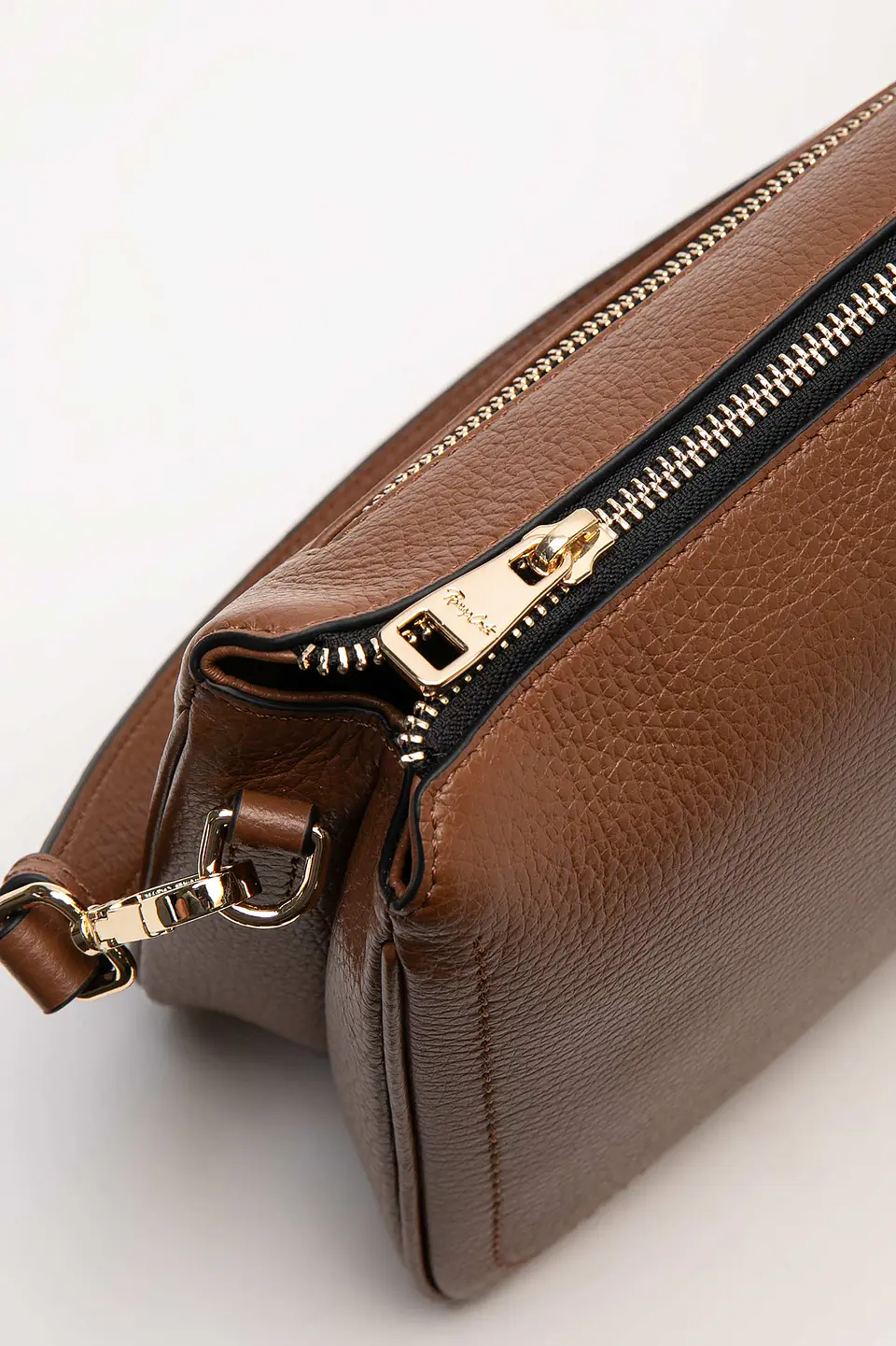 Cartera Cuero Versatil Loop 3