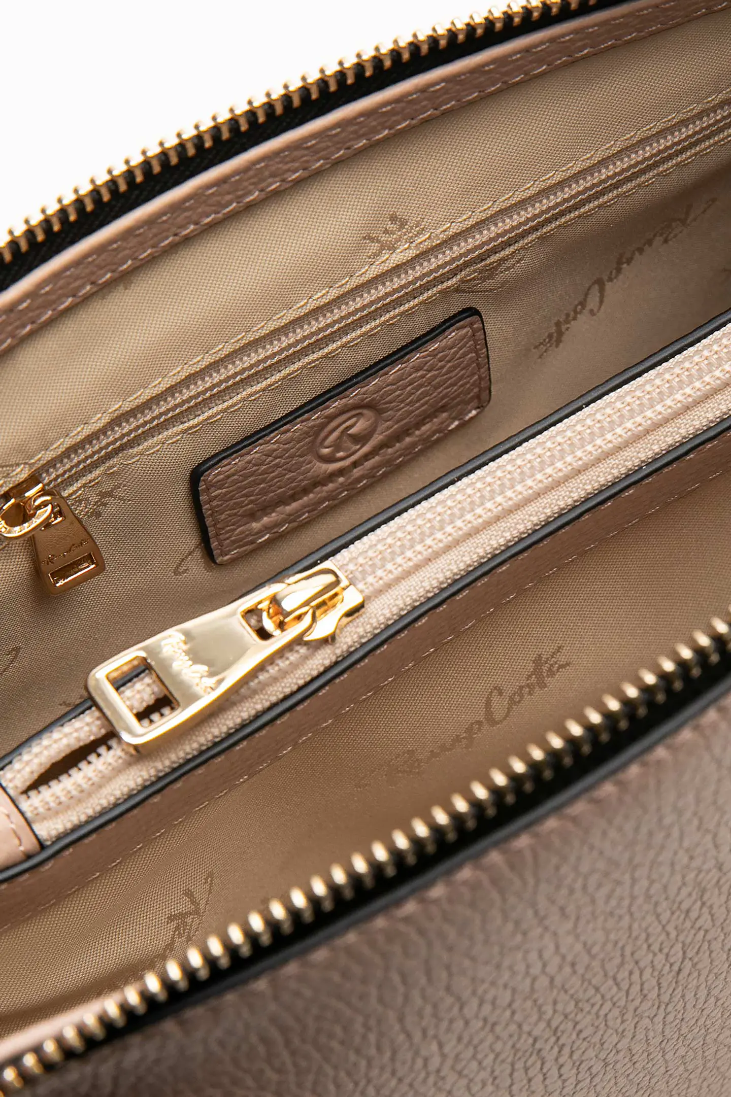 Cartera Cuero Versatil Loop 31