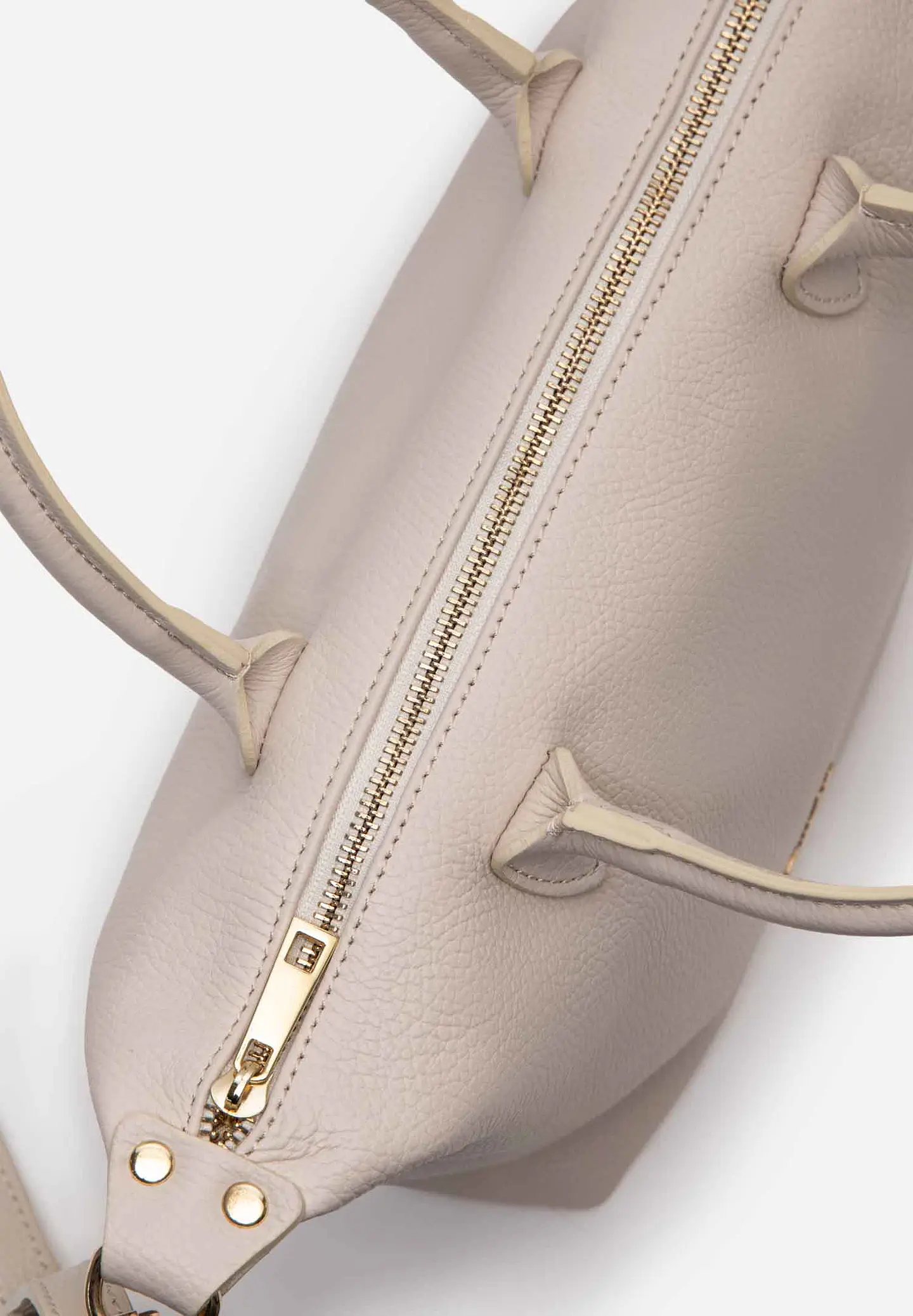 Cartera Soft Tote 18