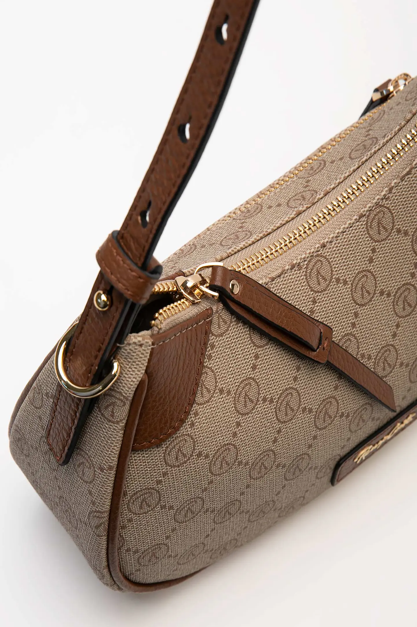 Cartera Monogram Zia Baguette 9