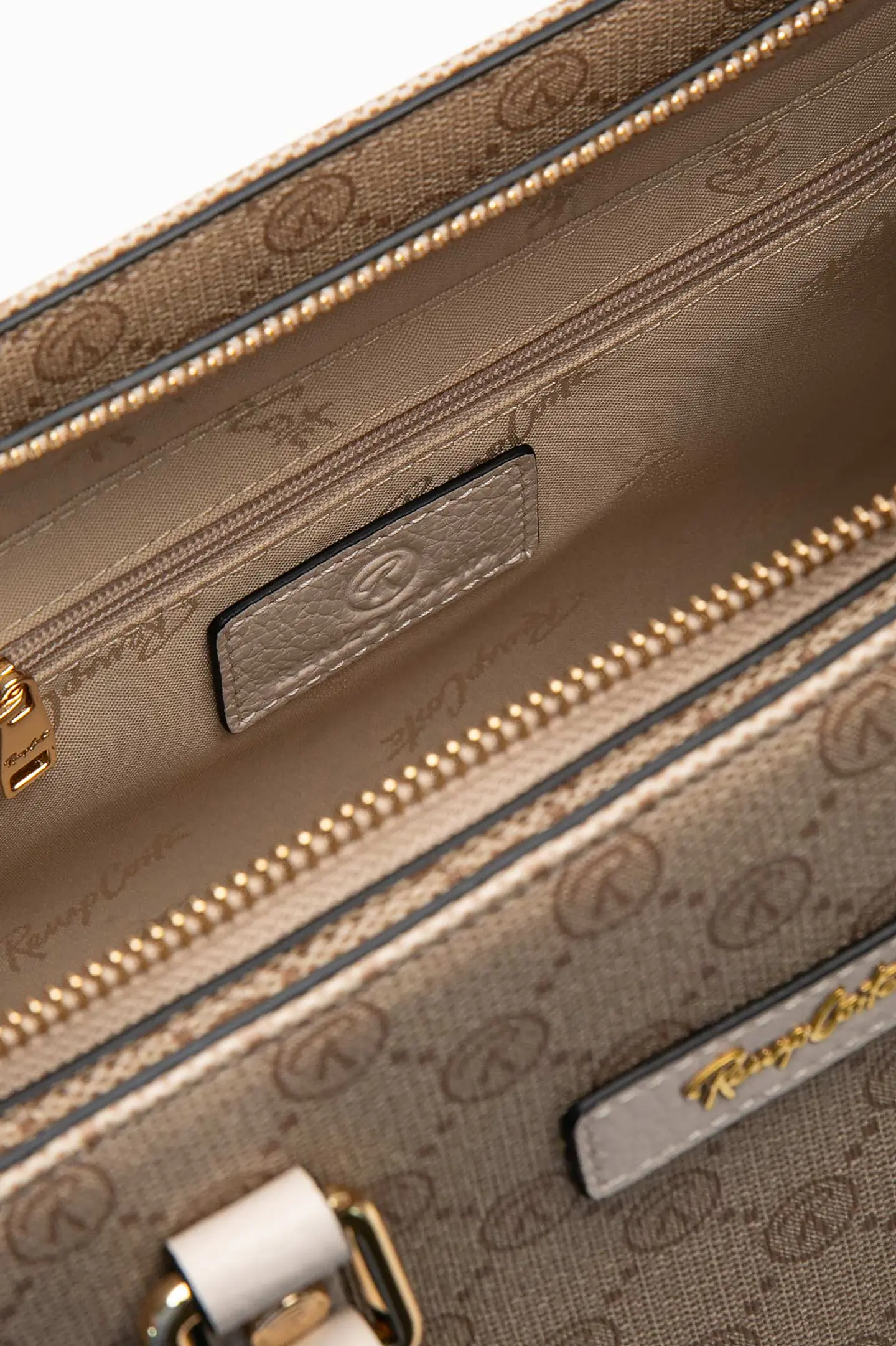 Cartera Monogram Icon 31