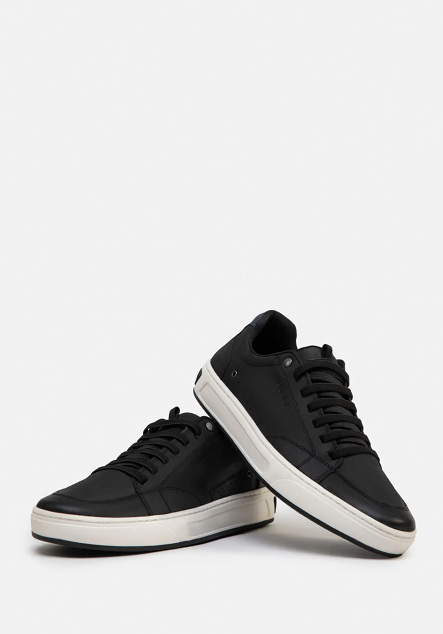 Sneakers Timeless 42