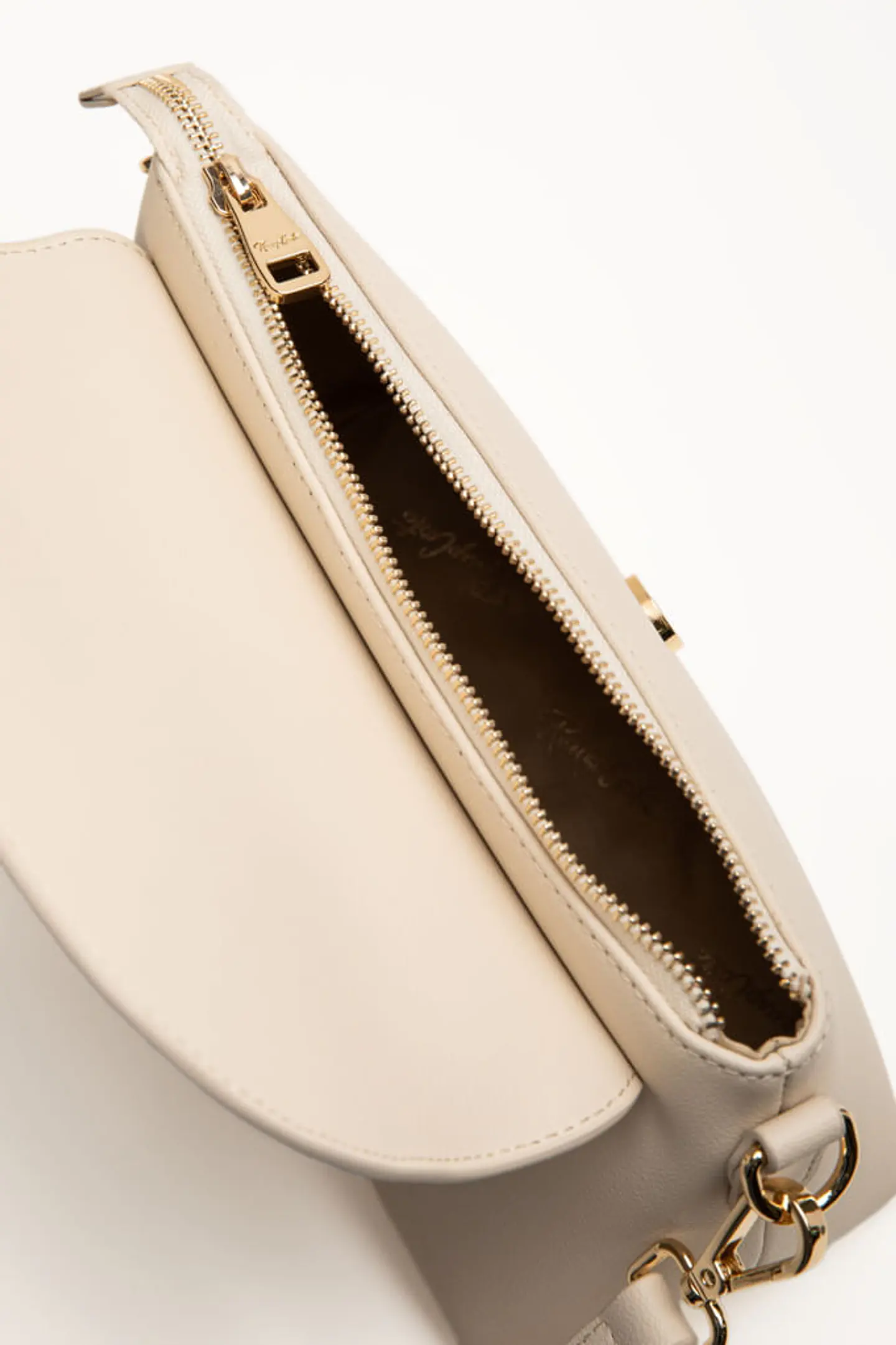 Morral Cuero Petalia 12