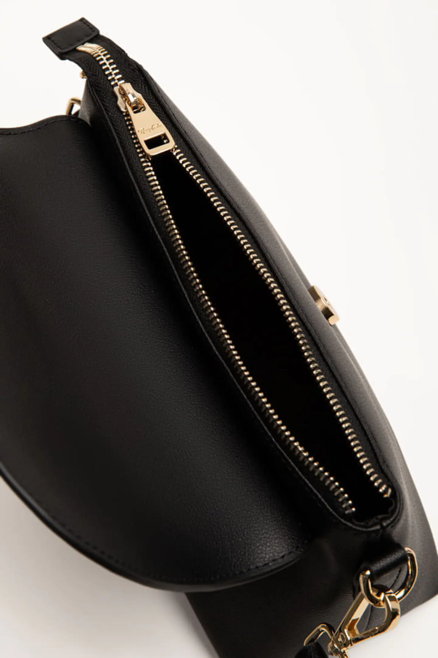 Morral Cuero Petalia 32