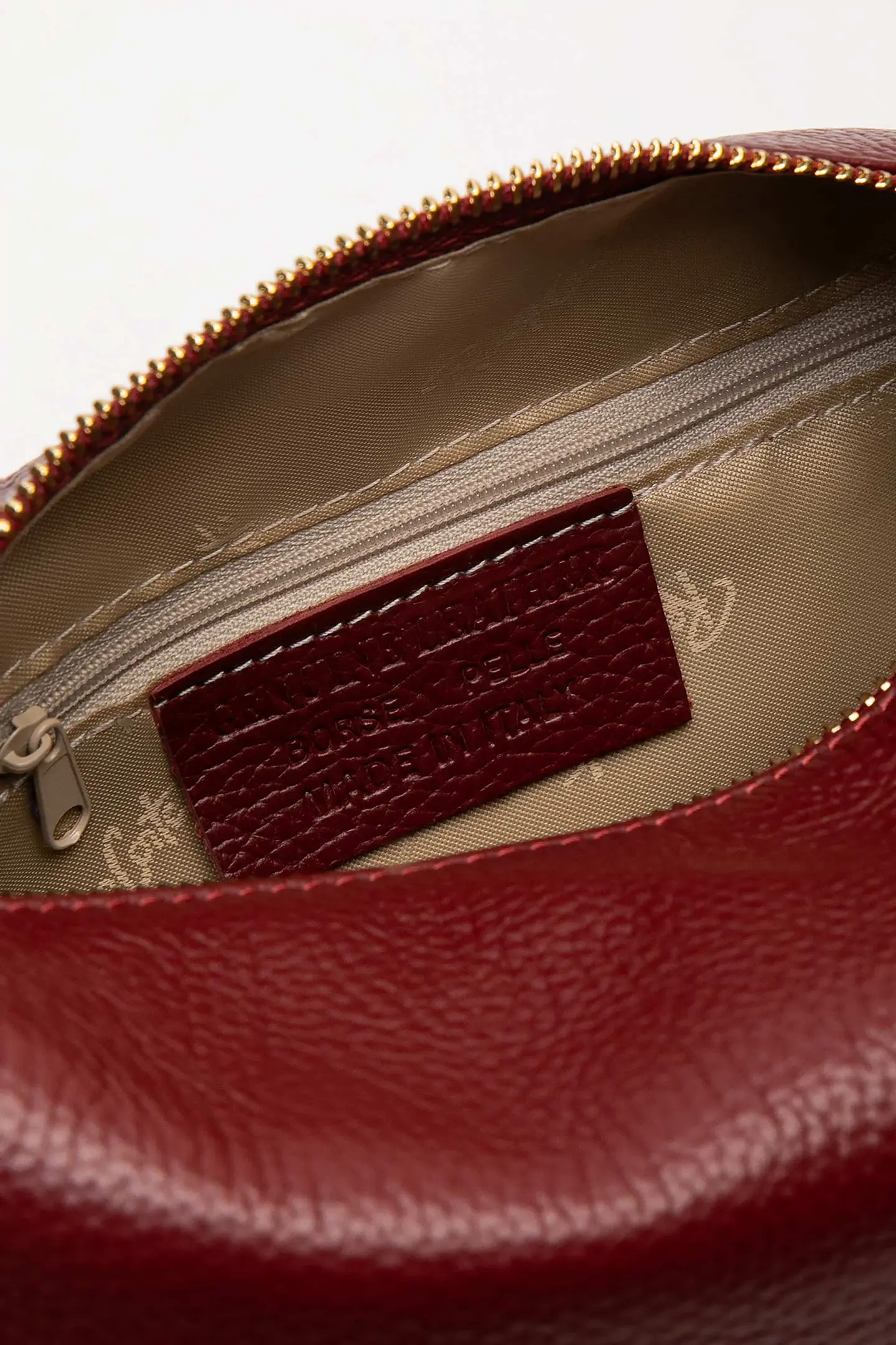 Cartera Cuero Cadence 17
