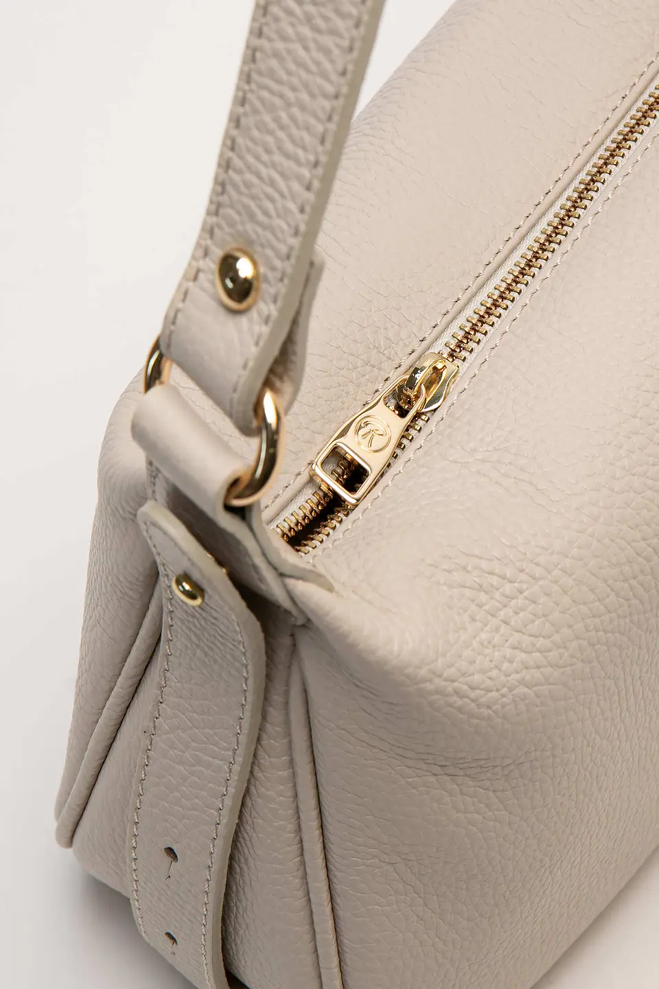 Cartera Cuero Cadence 20