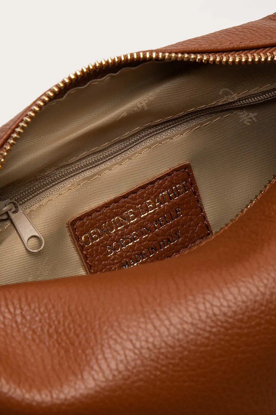 Cartera Cuero Cadence 23