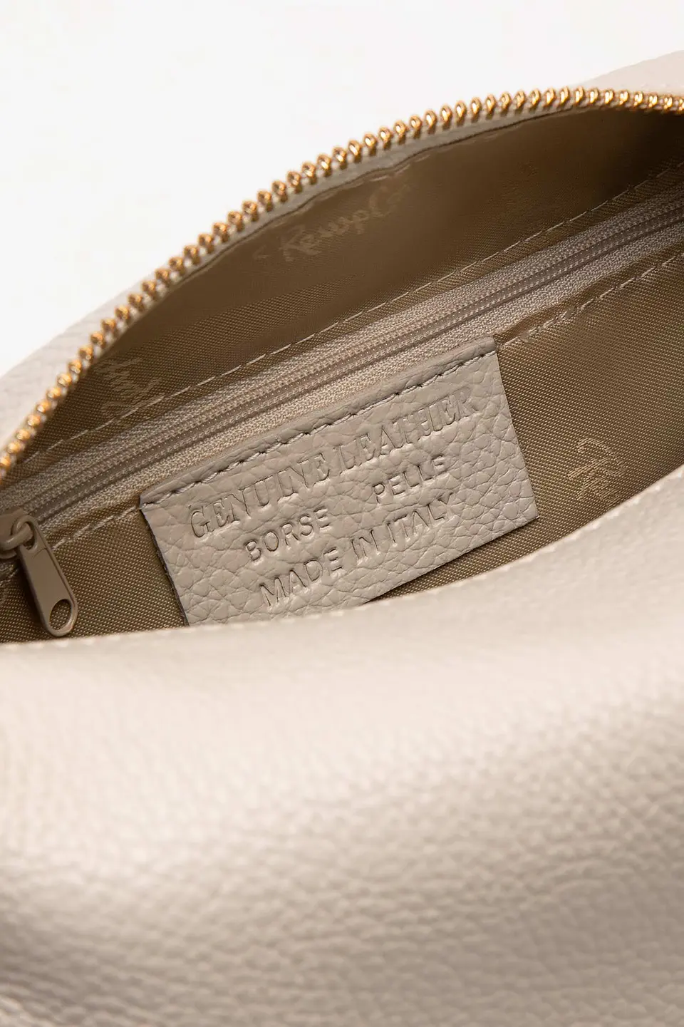 Cartera Cuero Cadence 31