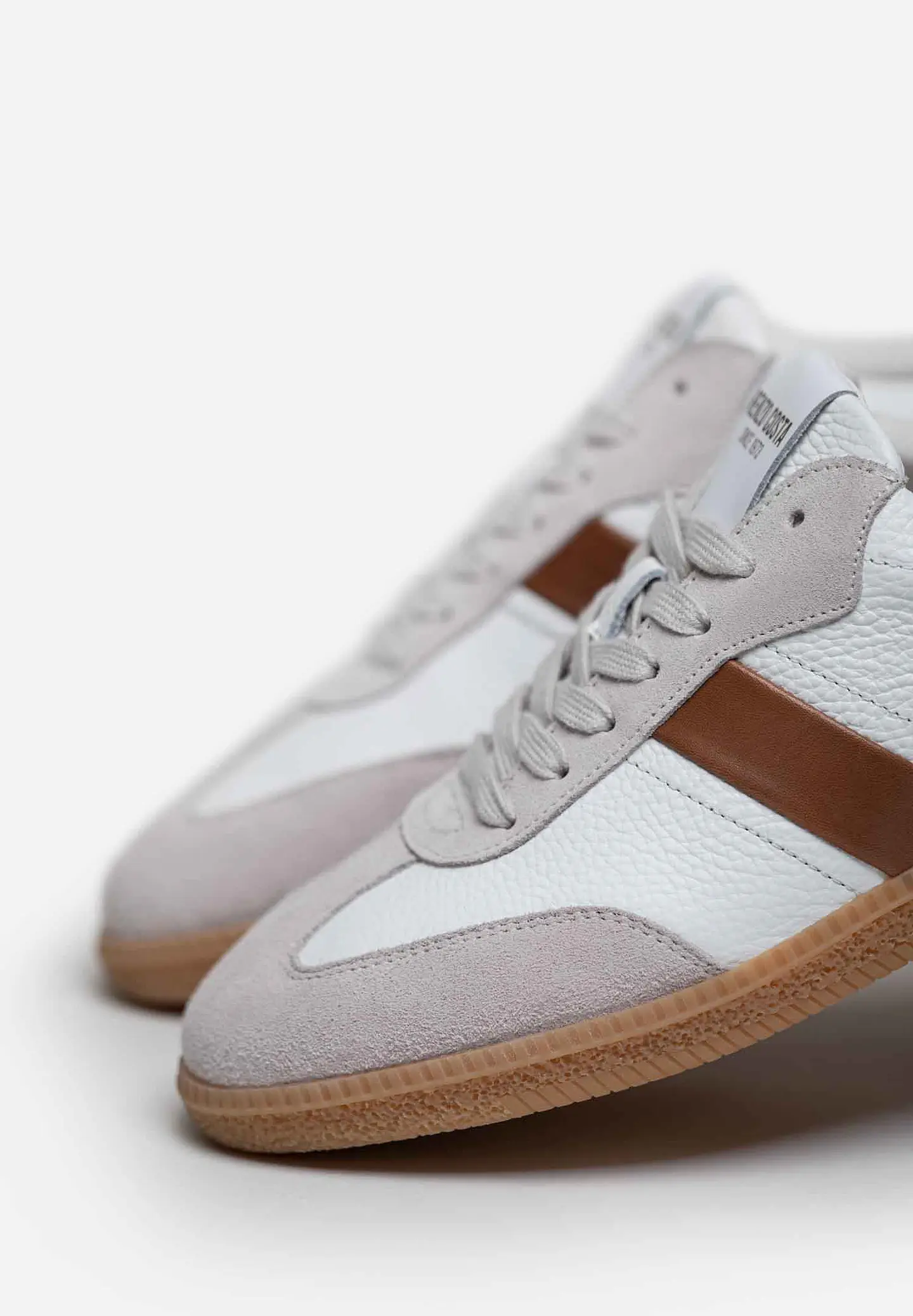 Sneakers Axis 105