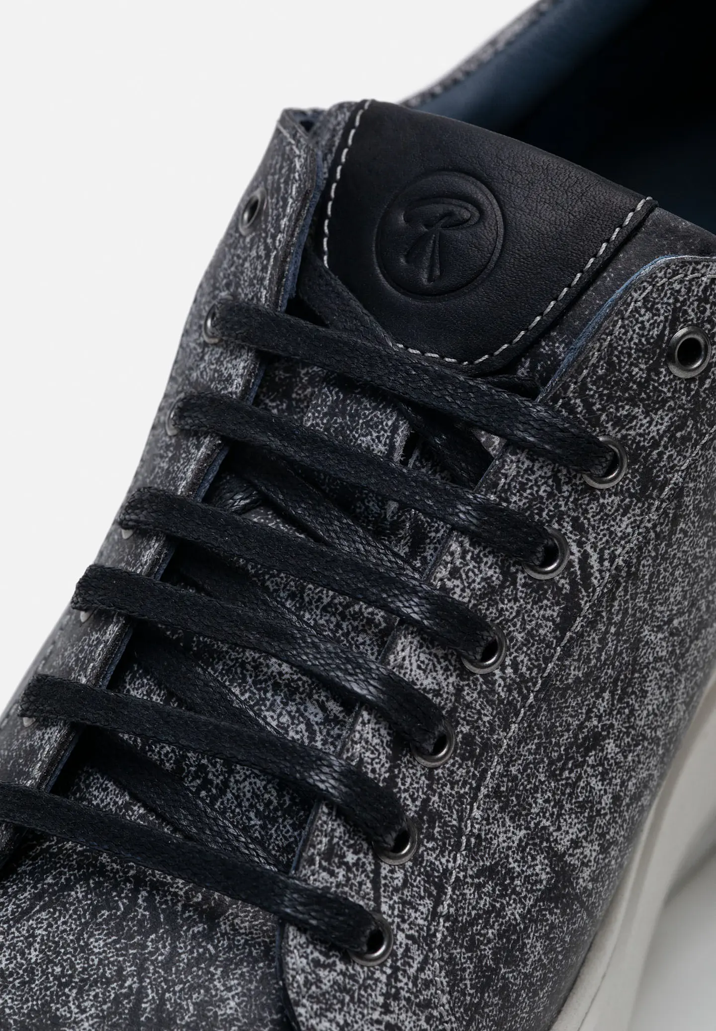 Sneakers Cuero Nebula 25