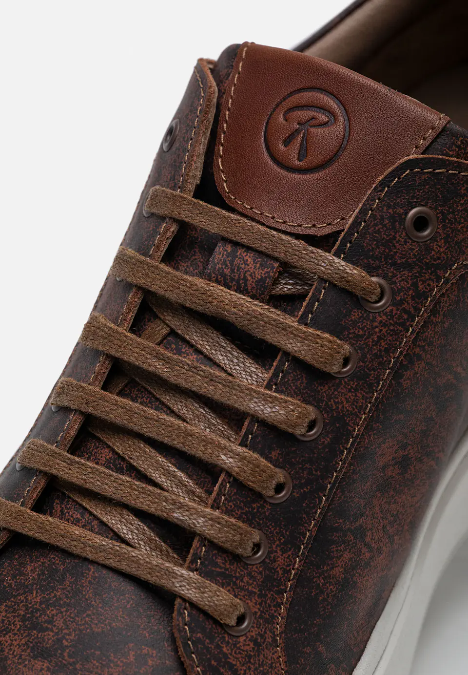 Sneakers Cuero Nebula 36