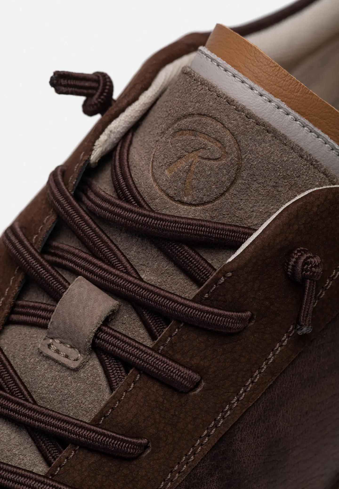Sneakers Cuero Atelier 2