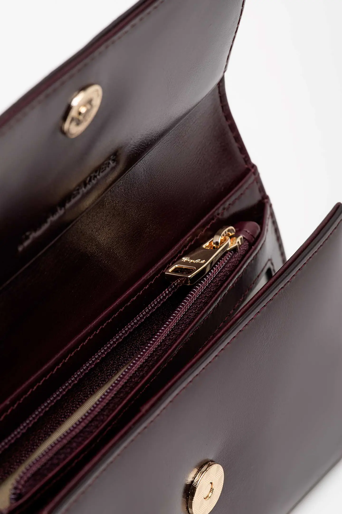 Billetera Cuero Croco Glow Midi 8