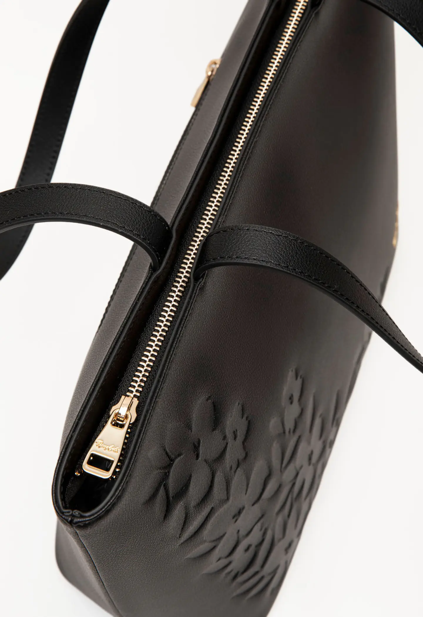 Cartera Cuero Tote Petalia 11
