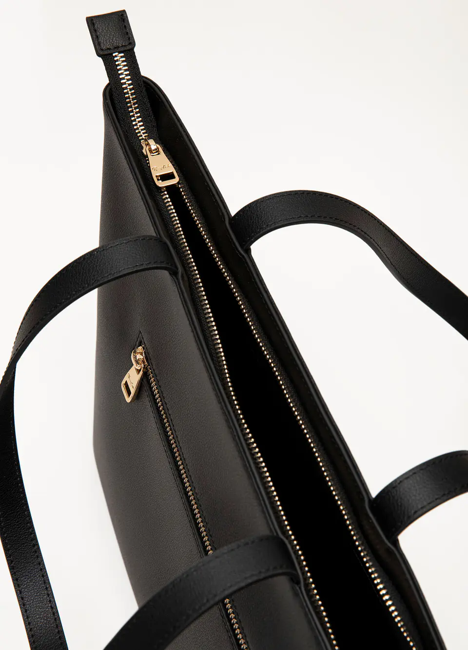 Cartera Cuero Tote Petalia 16