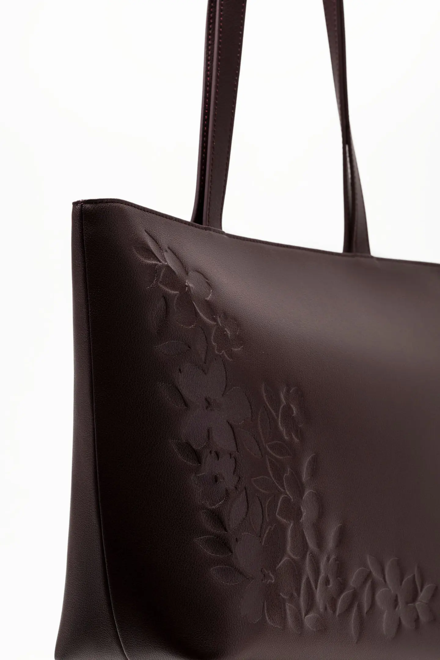 Cartera Cuero Tote Petalia 21