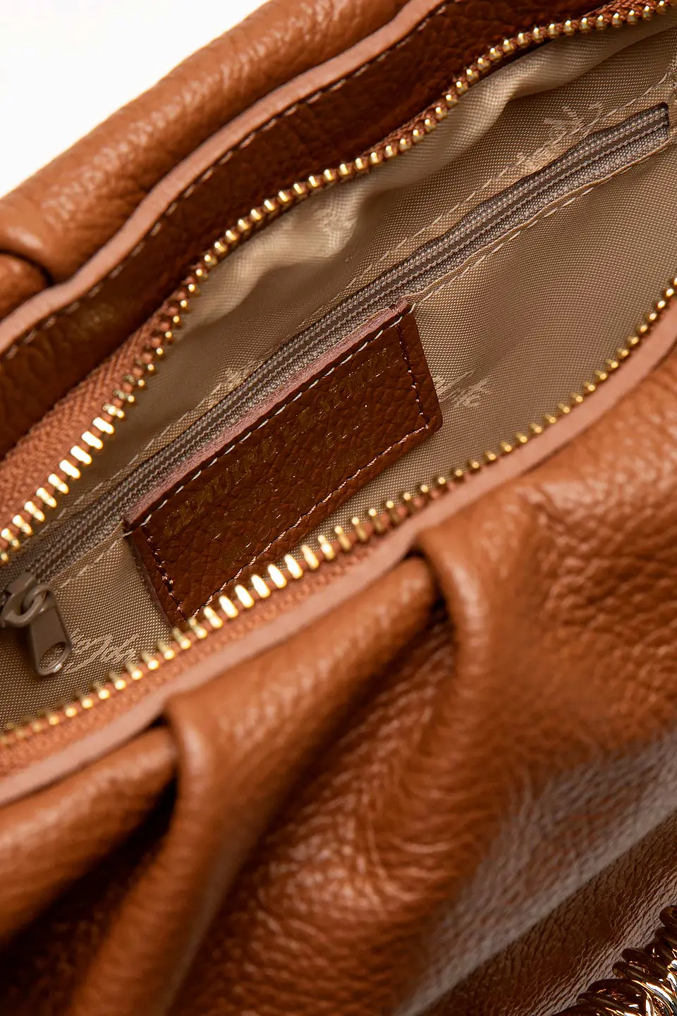 Cartera Cuero Soft Muse 19