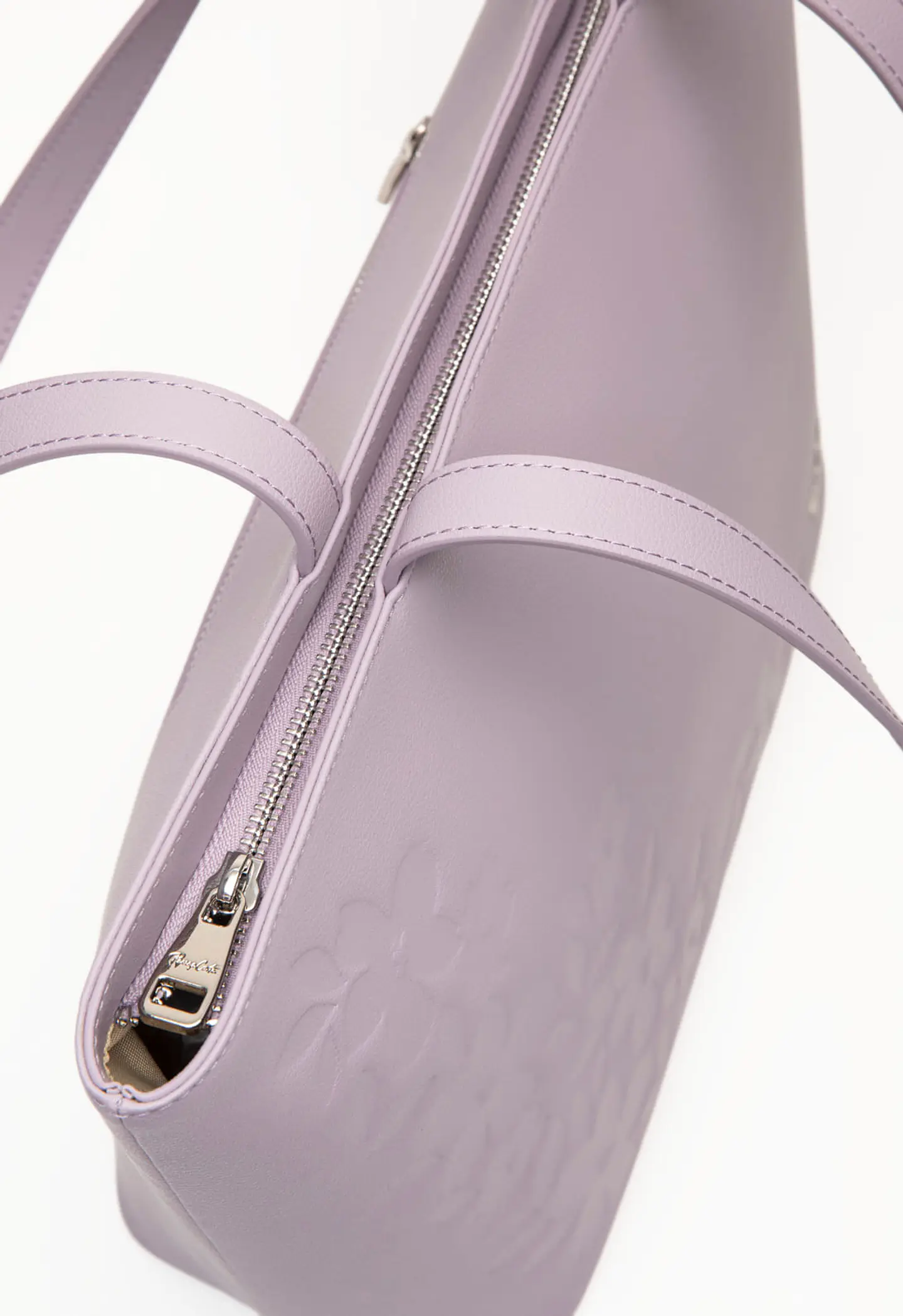 Cartera Cuero Tote Petalia 36
