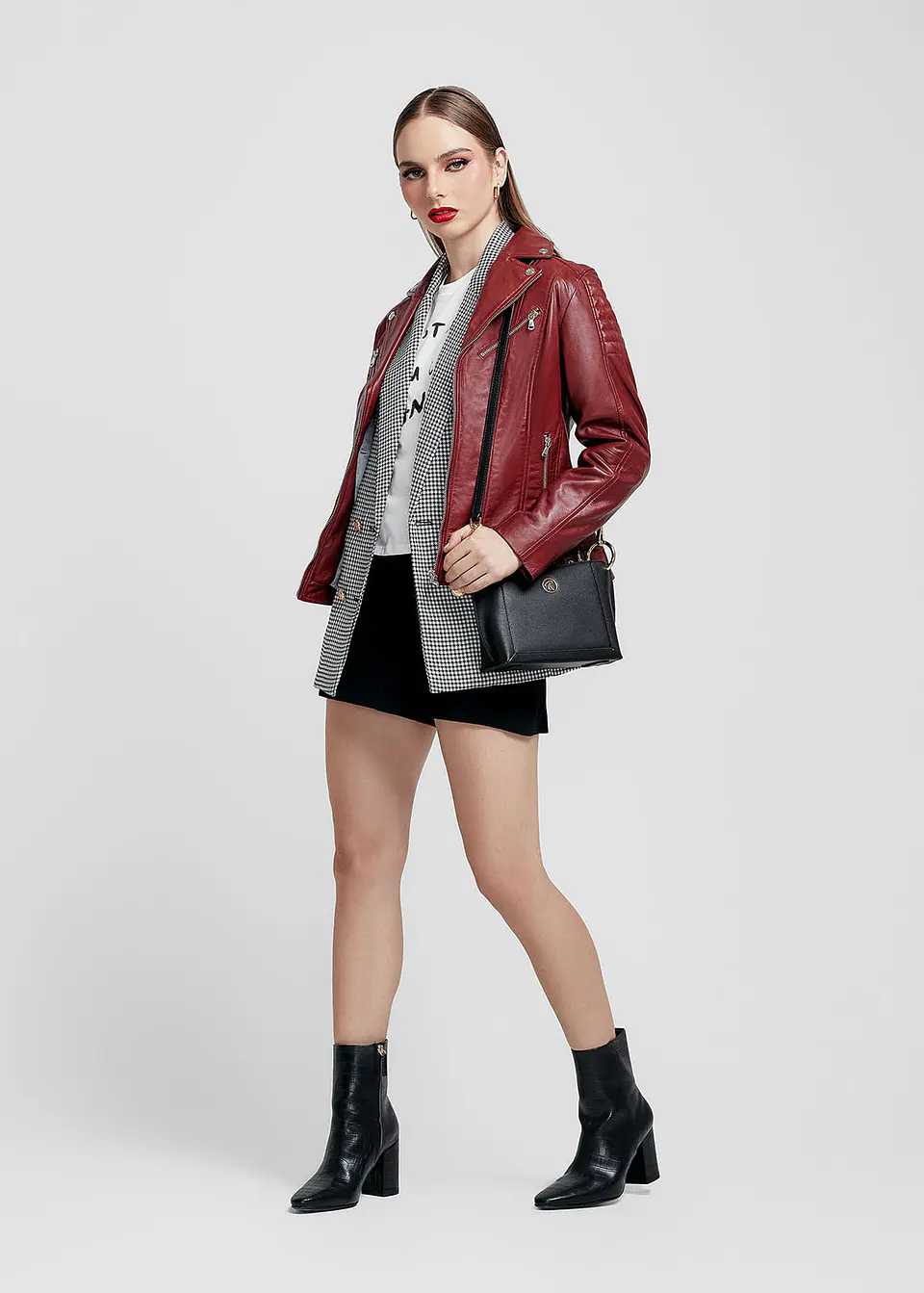 Casaca Estilo Biker En Cuero Color Entero 20