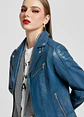 Casaca Estilo Biker En Cuero Color Entero - Miniatura 37