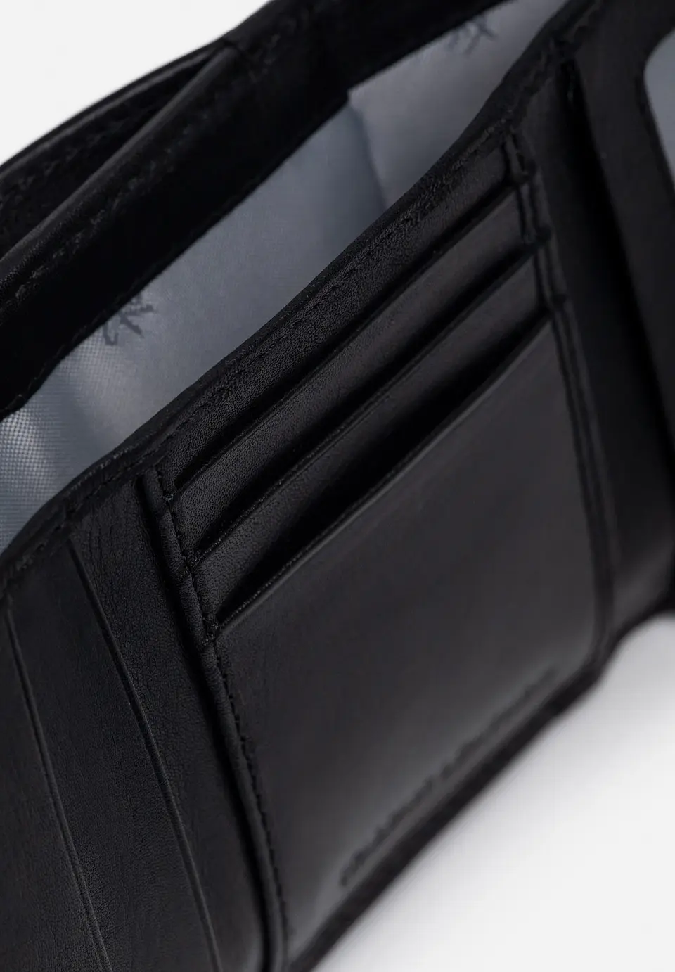 Billetera Cuero Aura Soft Mini 16