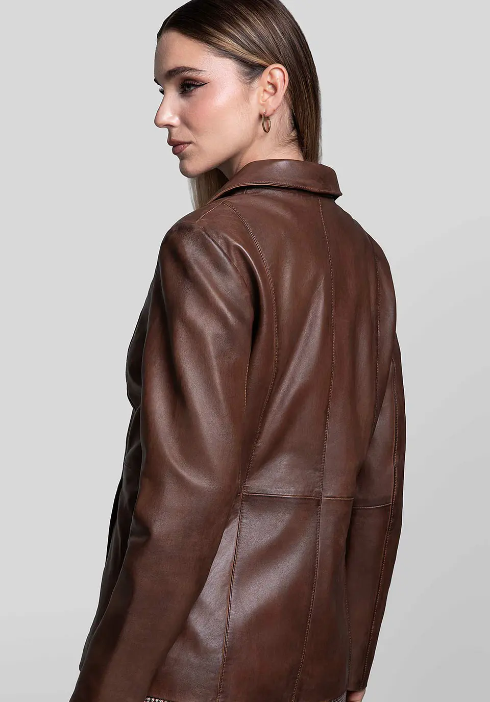 Saco Cuero Essence 42