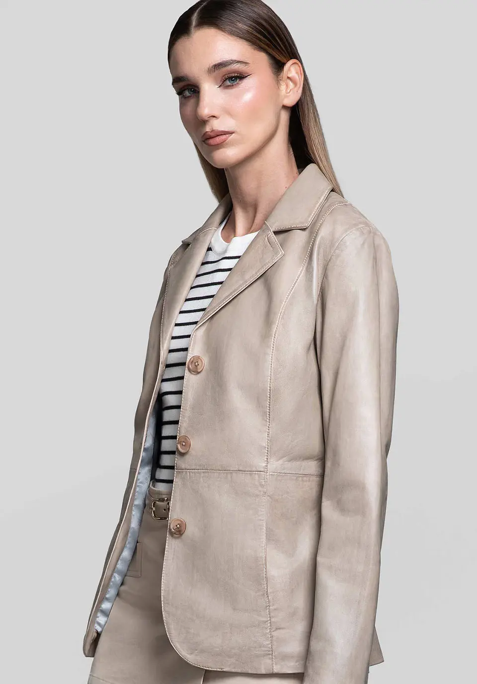 Saco Cuero Essence 111