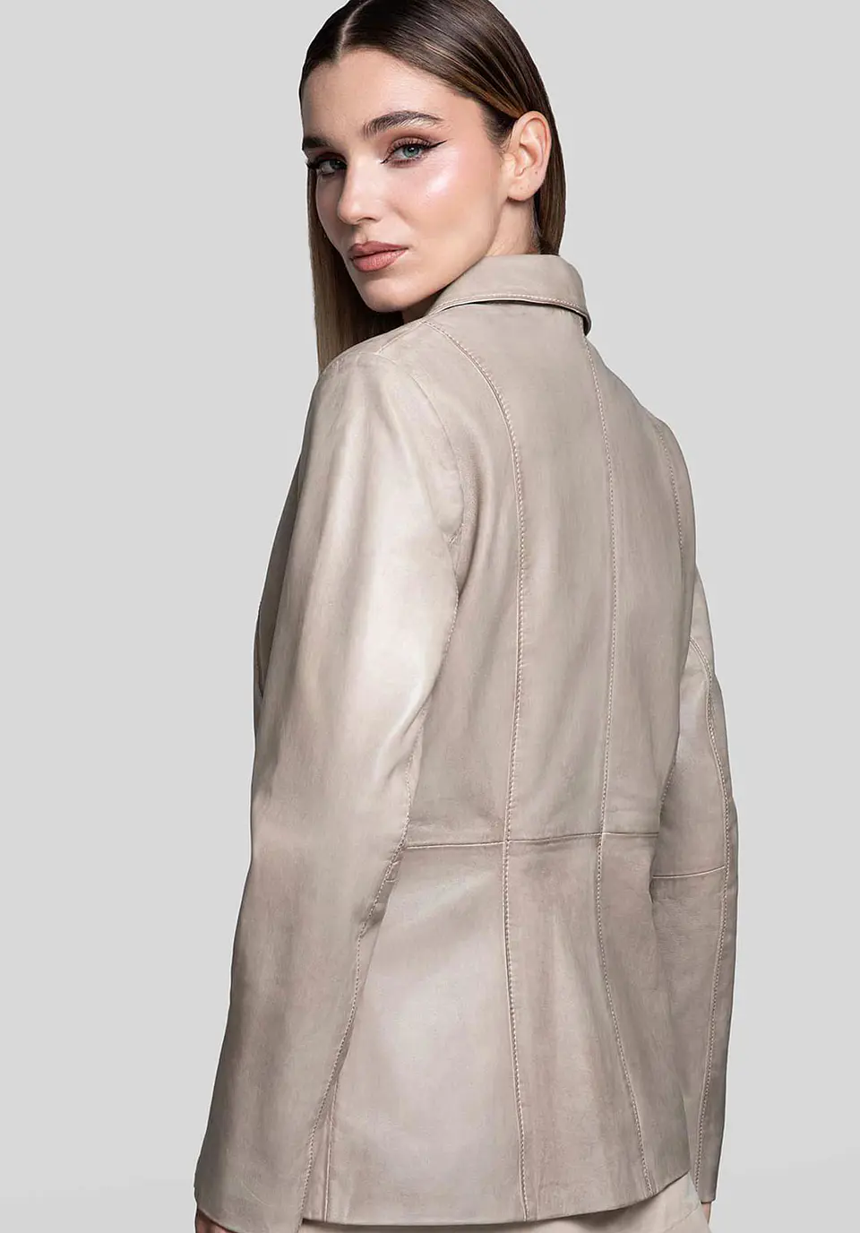 Saco Cuero Essence 117
