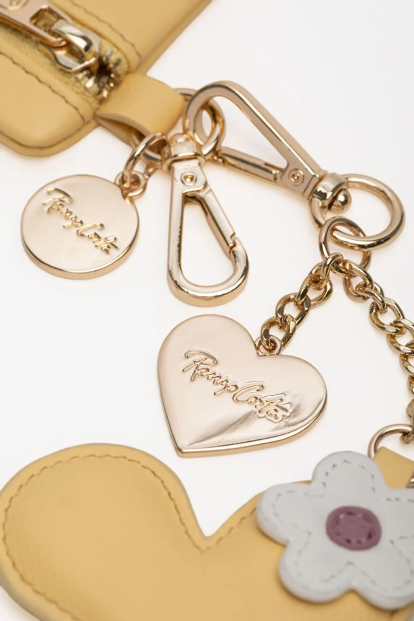 Charm Love Pocket 4