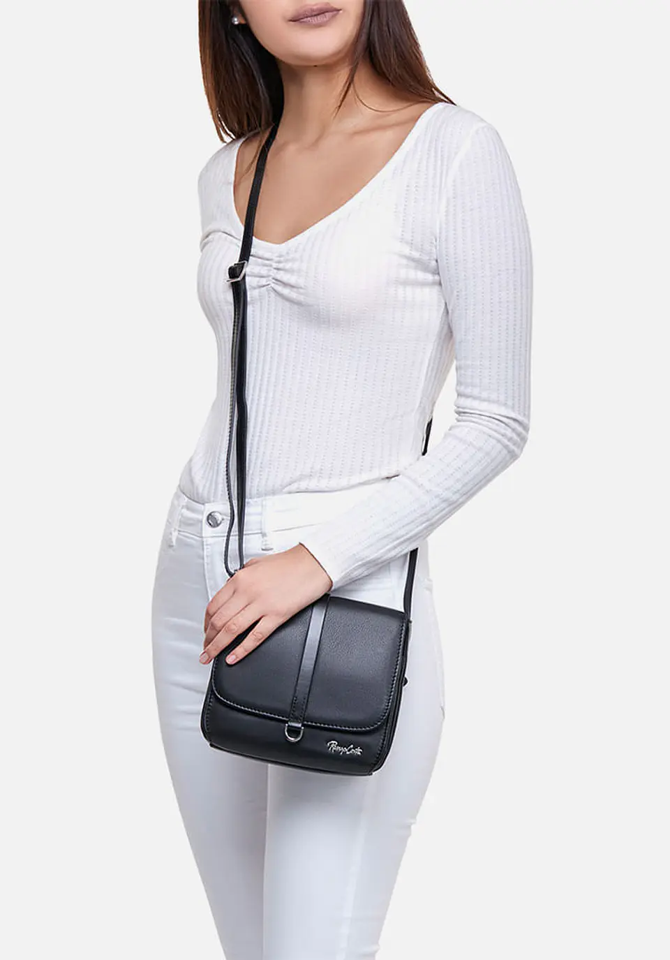 Morral De Cuero Duo Charm 18