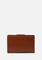 Billetera Mediana Coleccion Capsula 73 Mustard - Miniatura 14