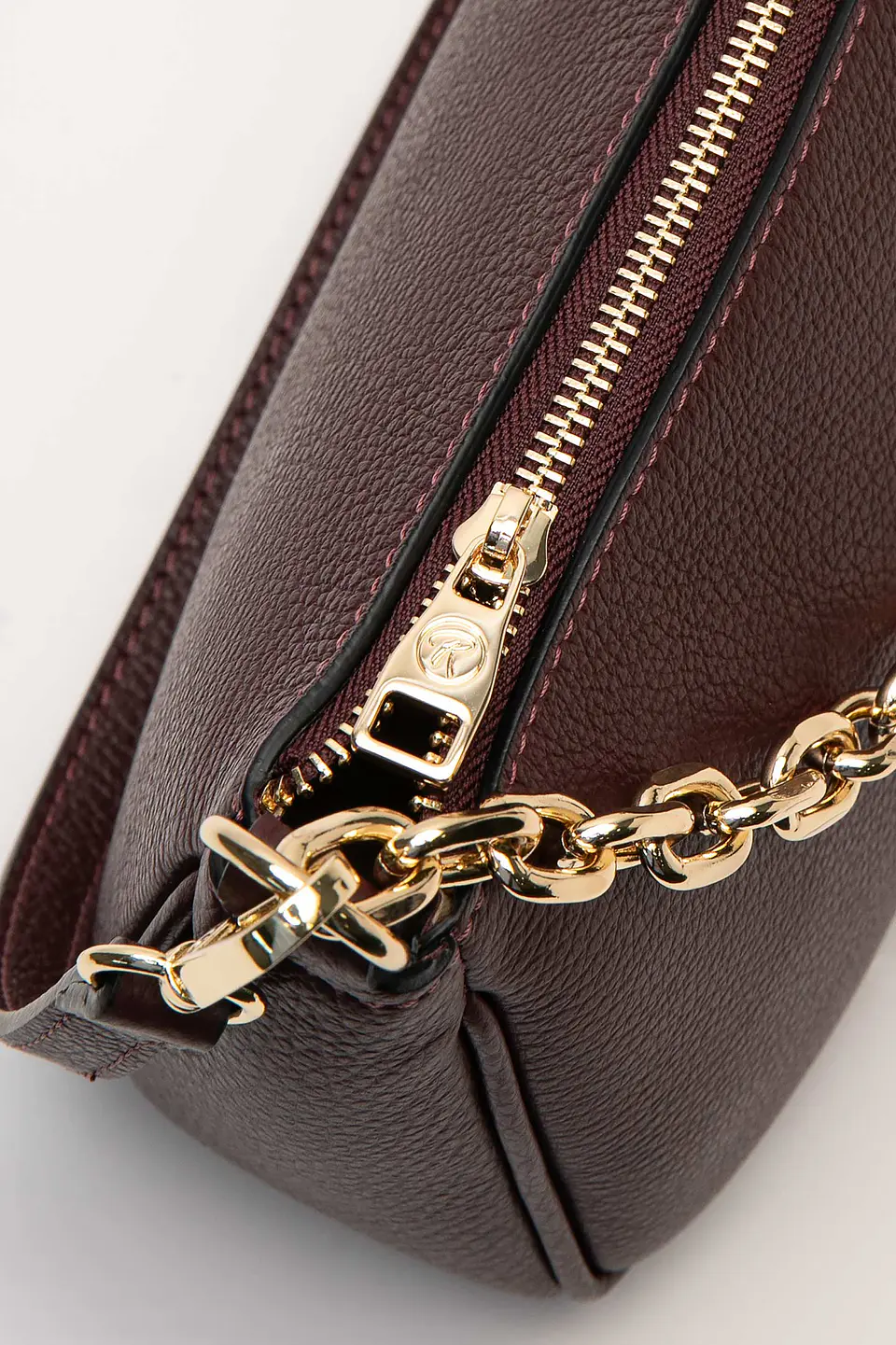 Cartera Cuero Nives Chain 14