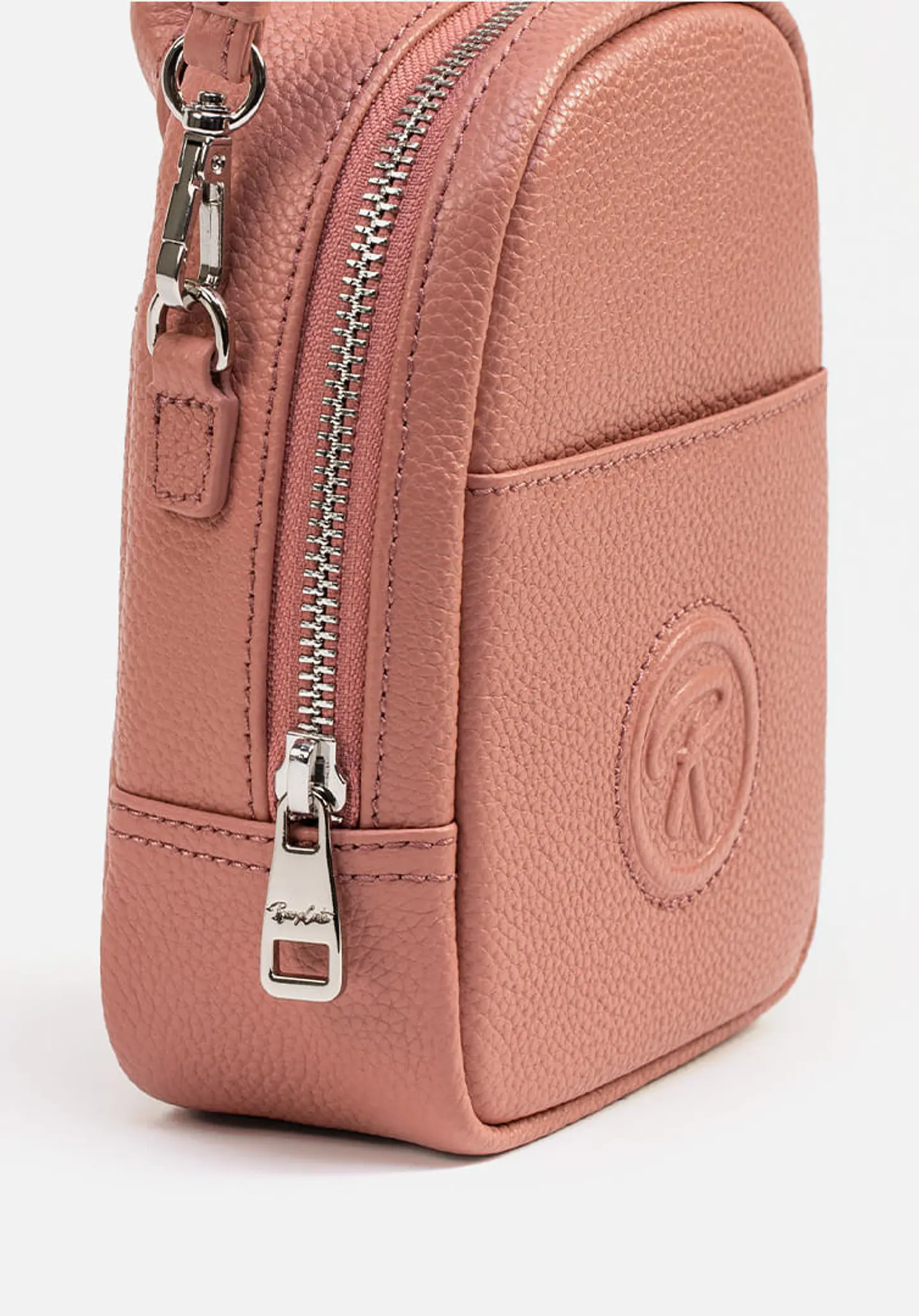 Essential Pouch Bag 28
