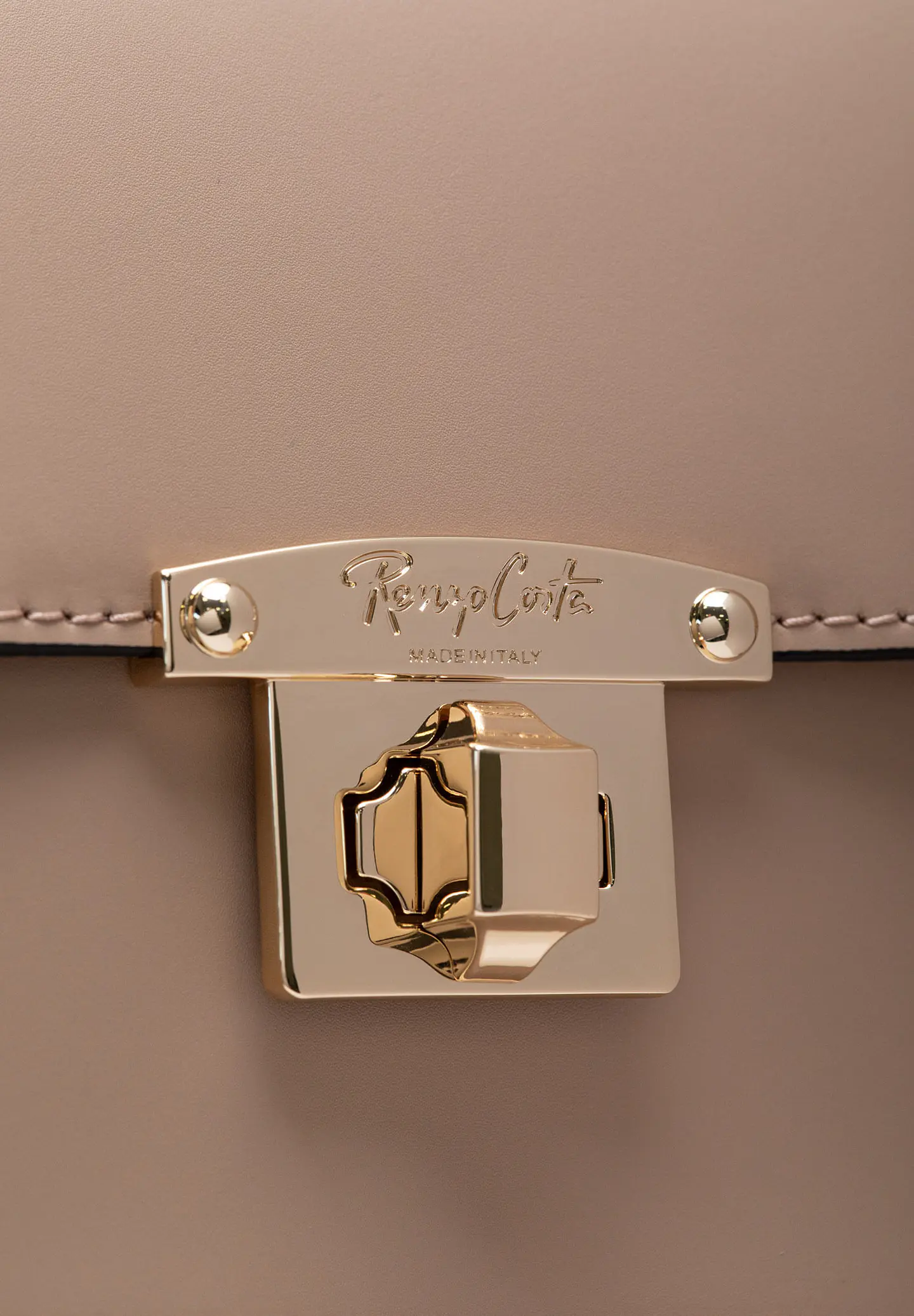 Cartera Cuero Kiara 24