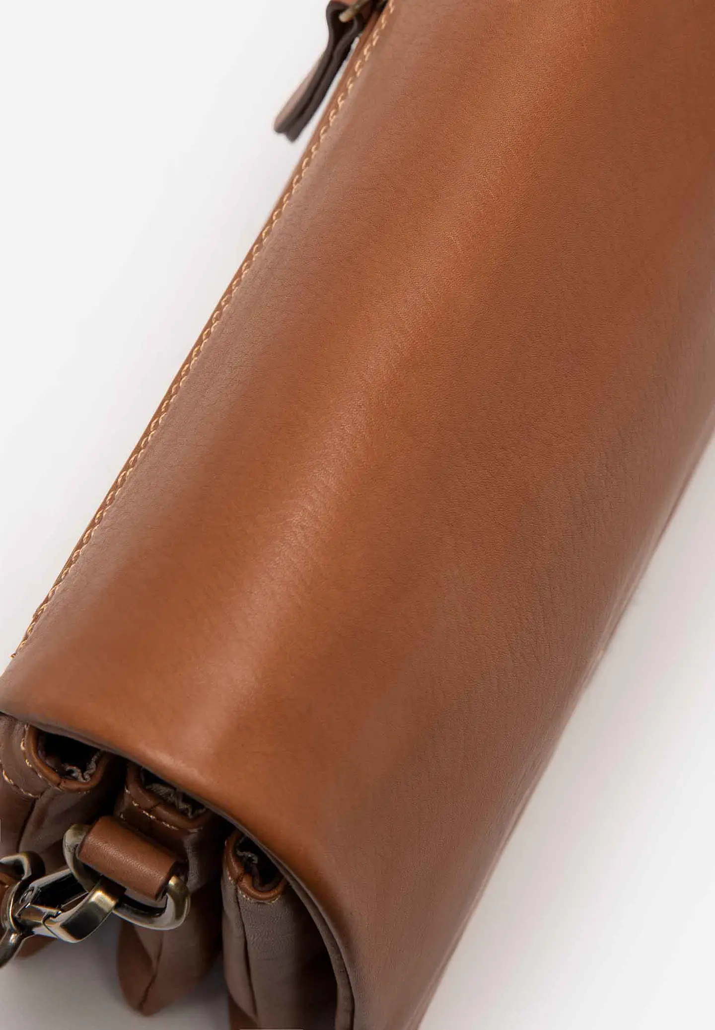 Morral De Cuero Savana Soft 21