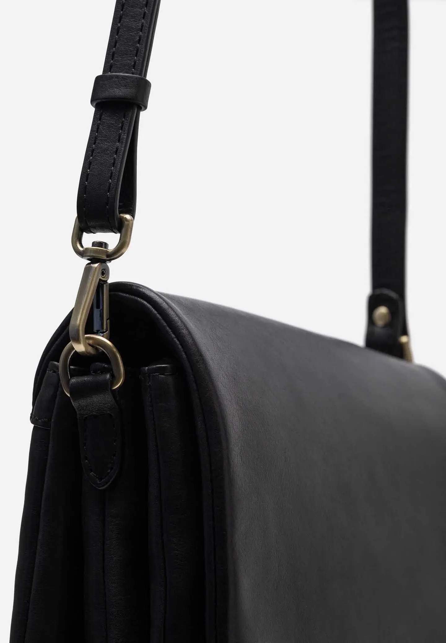 Morral De Cuero Savana Soft 23