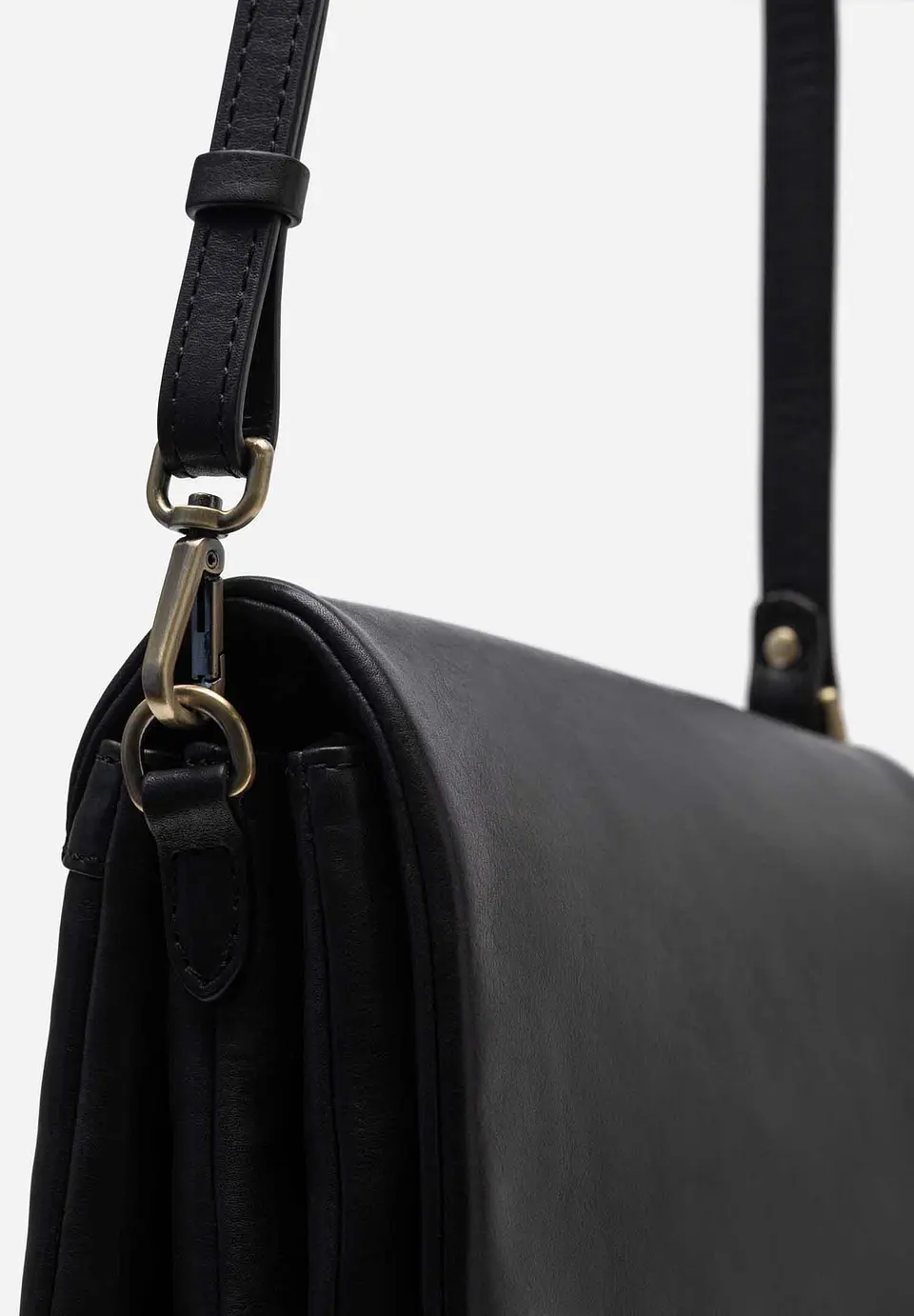 Morral De Cuero Savana Soft 23