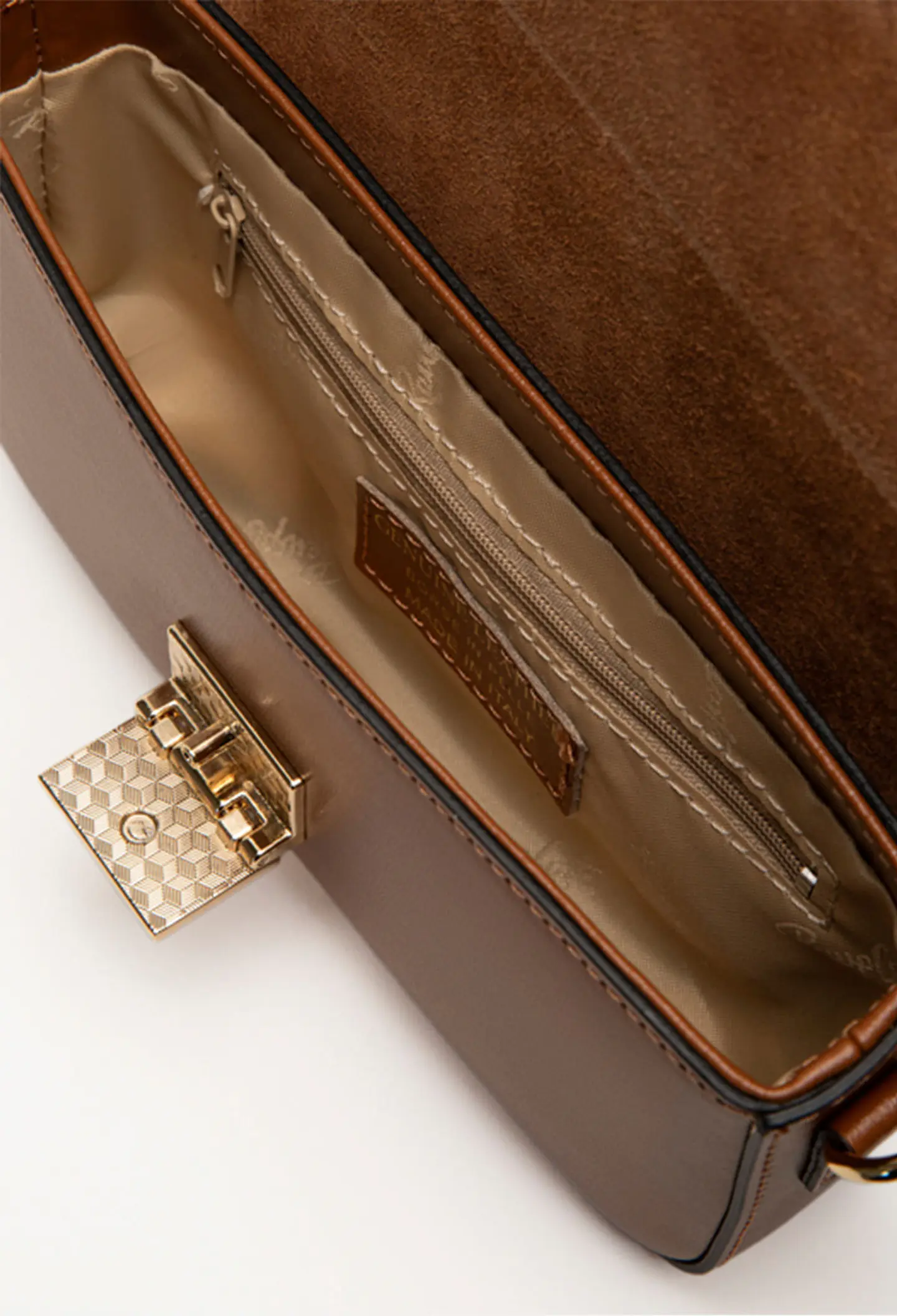 Cartera Cuero Studio Baguette 4