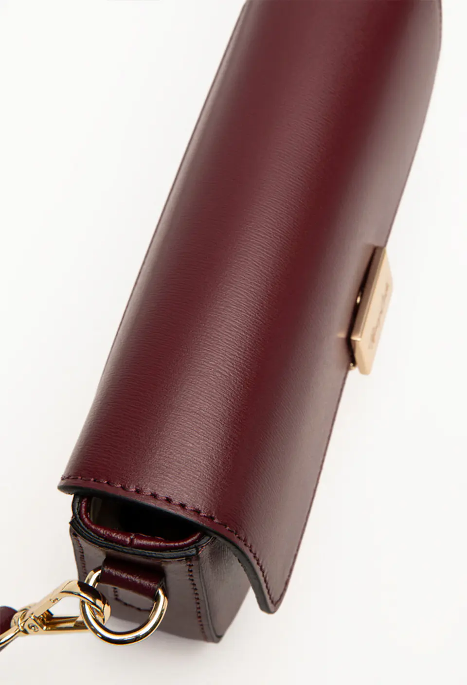 Cartera Cuero Studio Baguette 12