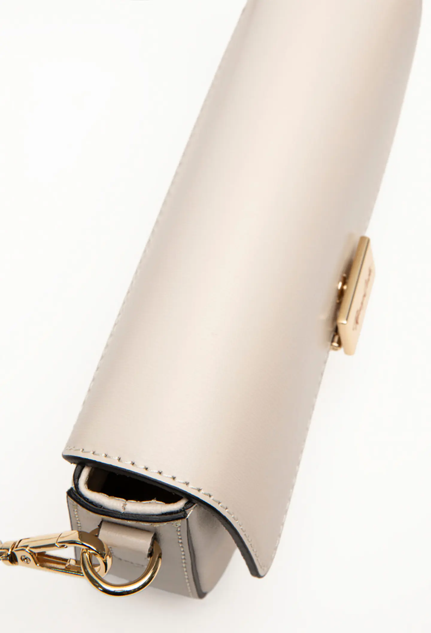 Cartera Cuero Studio Baguette 13