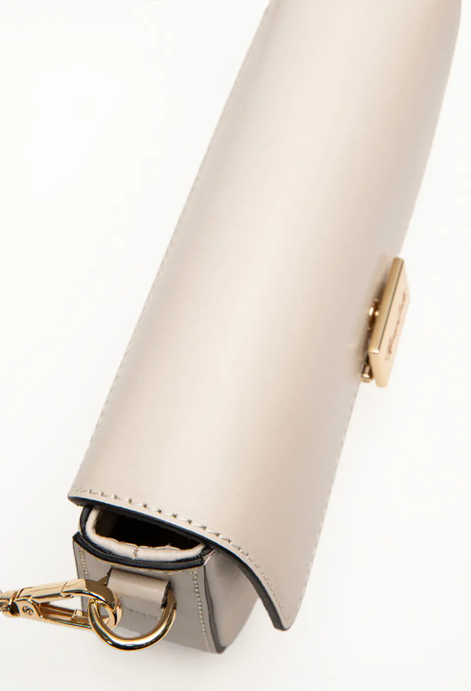 Cartera Cuero Studio Baguette 13