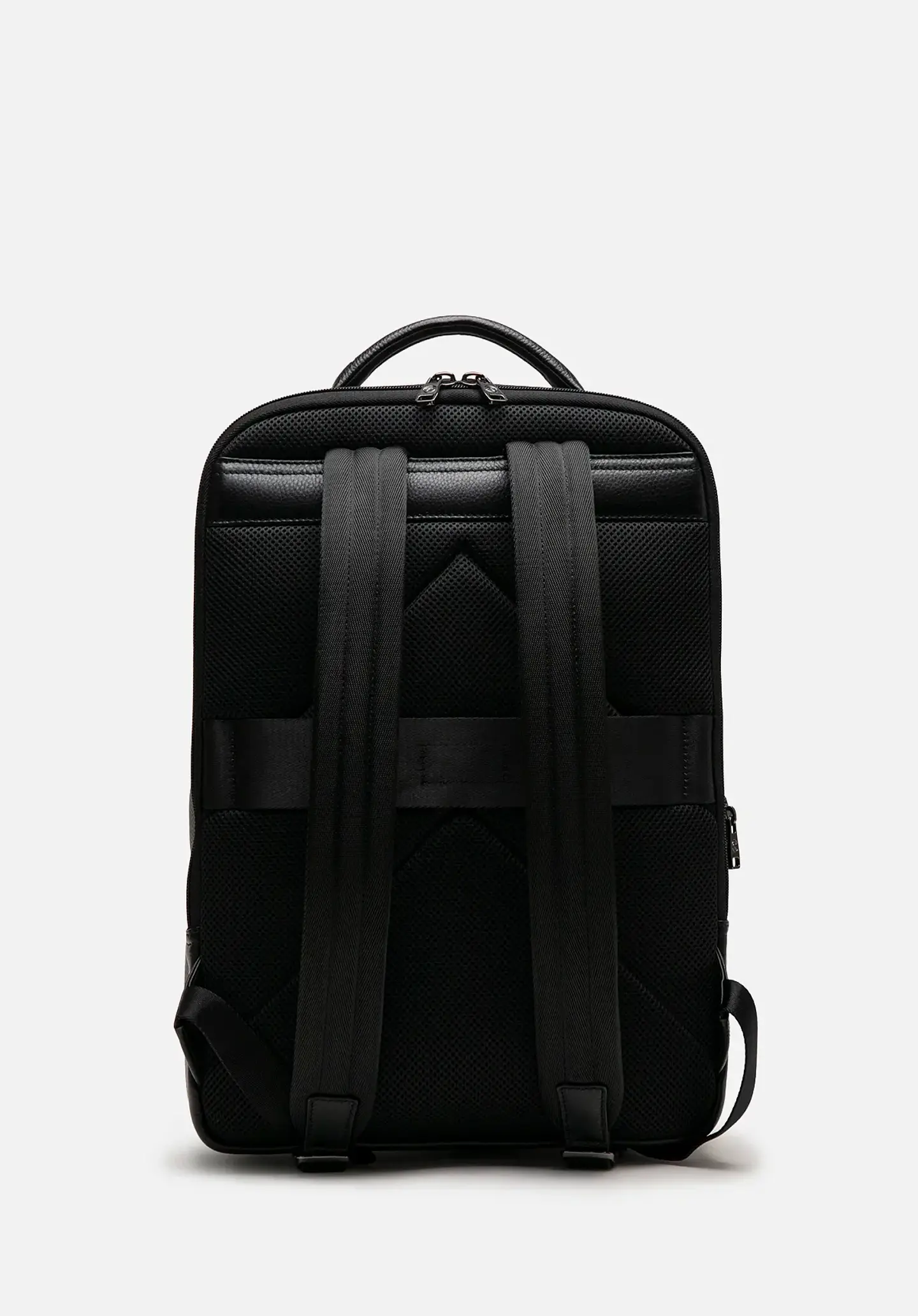 Mochila Cuero Urban Tech Pro 18