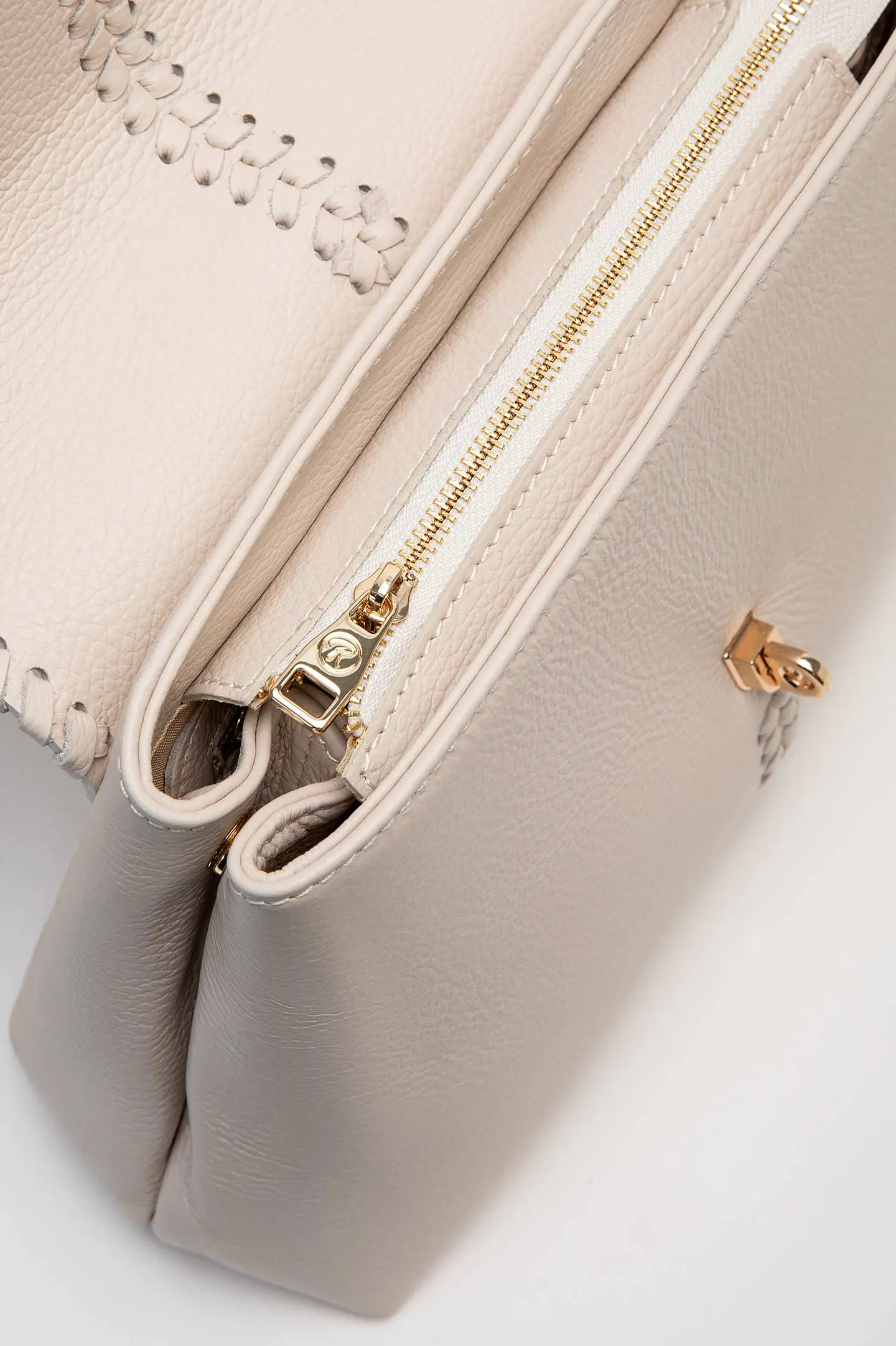 Cartera Cuero Espiga Satchel 20