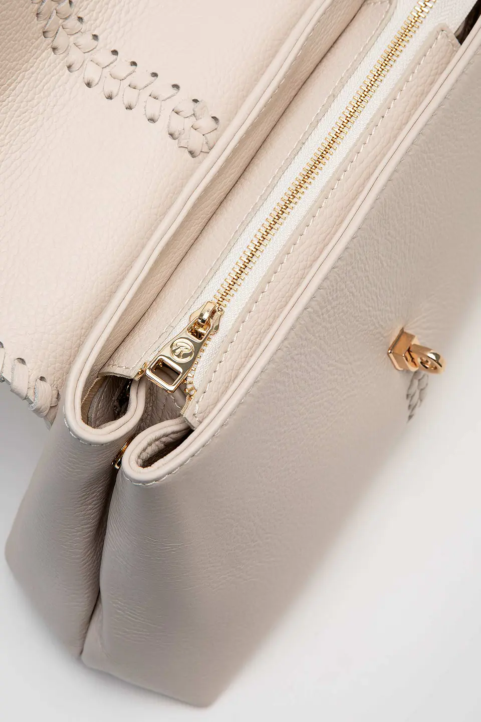 Cartera Cuero Espiga Satchel 20