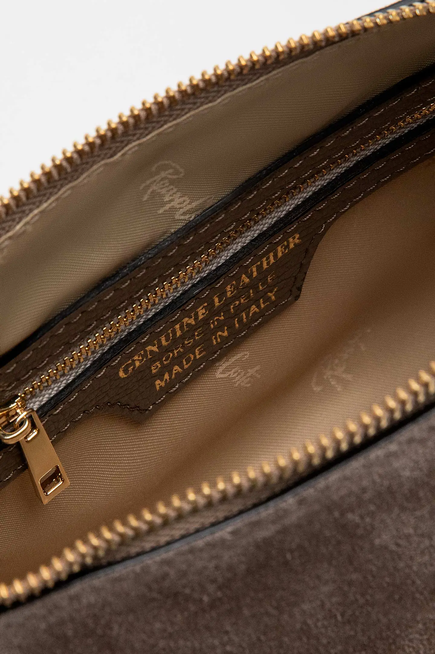 Cartera Cuero Kaia Chain 10