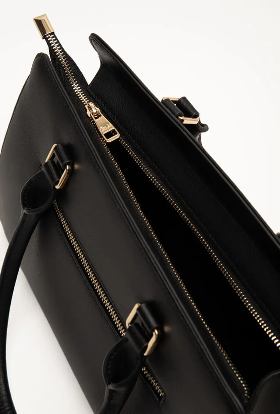 Cartera Cuero Satchel Petalia 15
