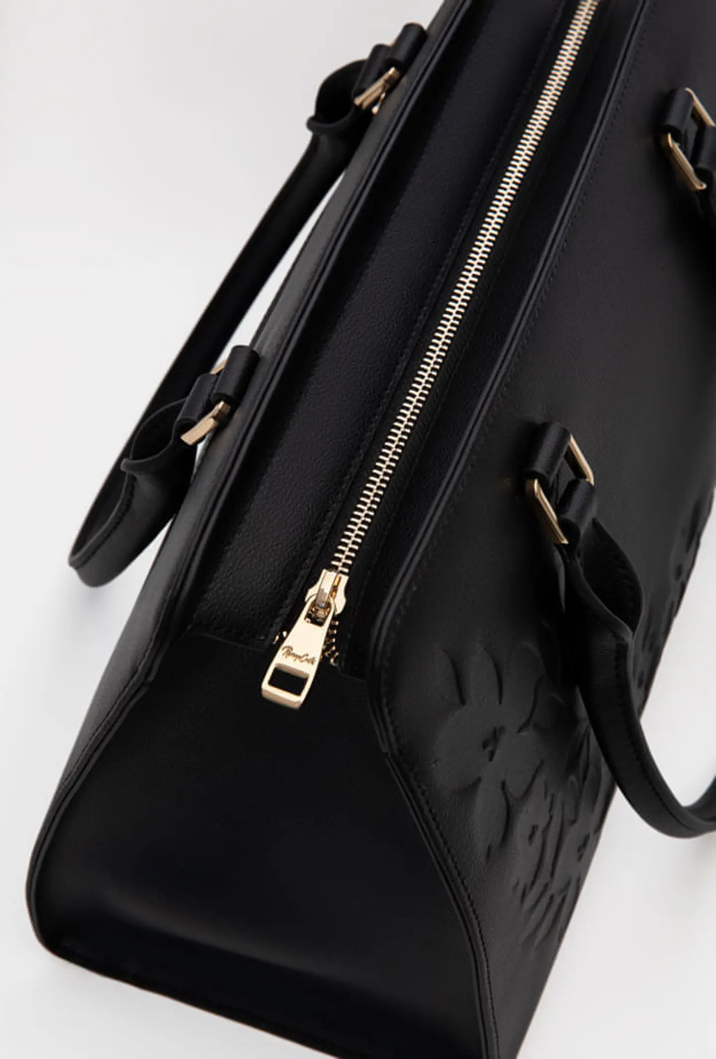 Cartera Cuero Satchel Petalia 17