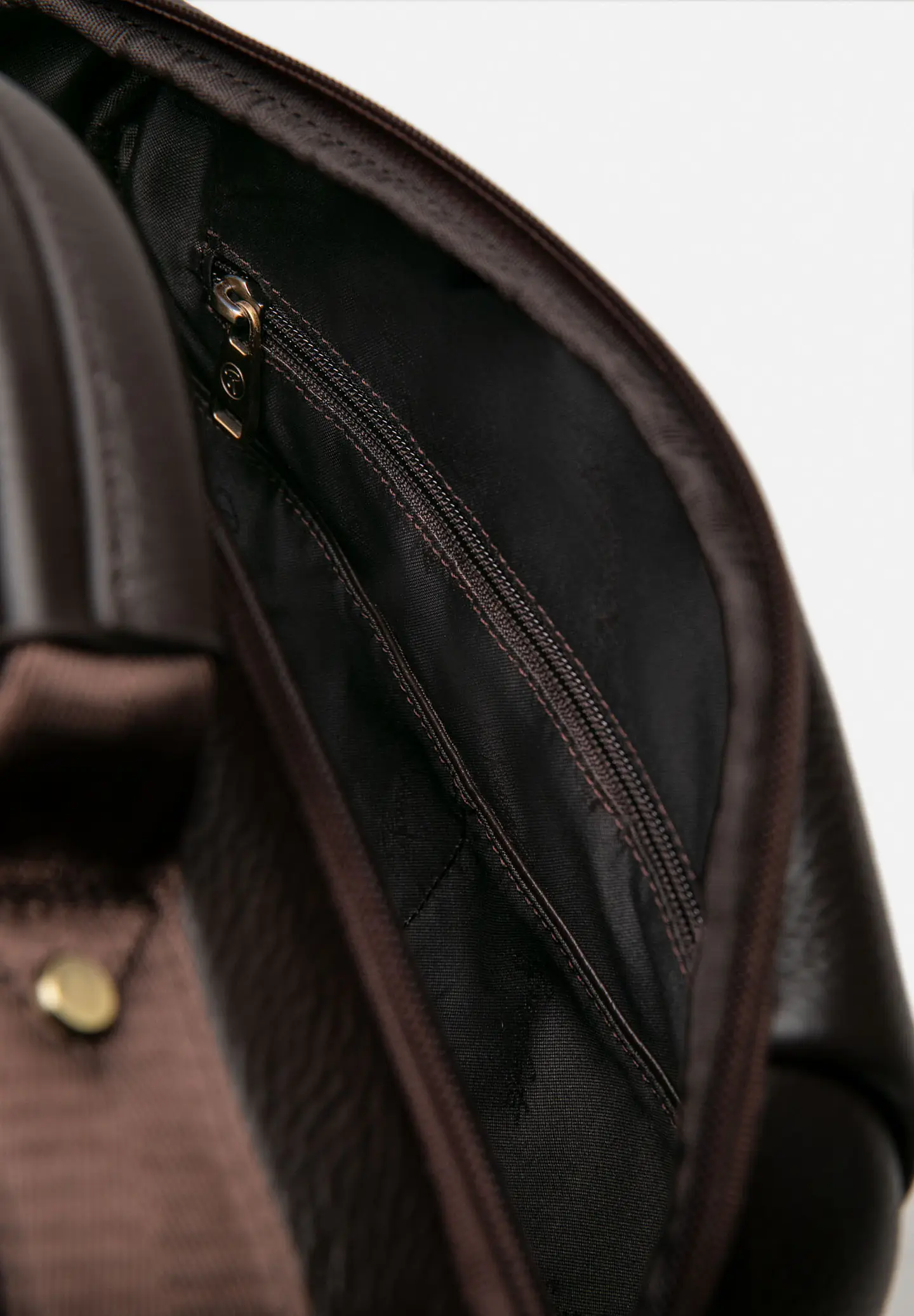 Mochila Cuero Urban Tech 7